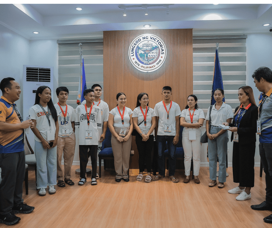 VICTORIAS CITY TURNS OVER STIPENDS TO PROJECT SAGIP INTERNS